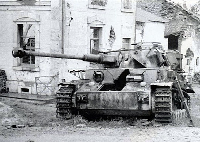 Подбитые танки генерала СС Йозефа Дитриха.