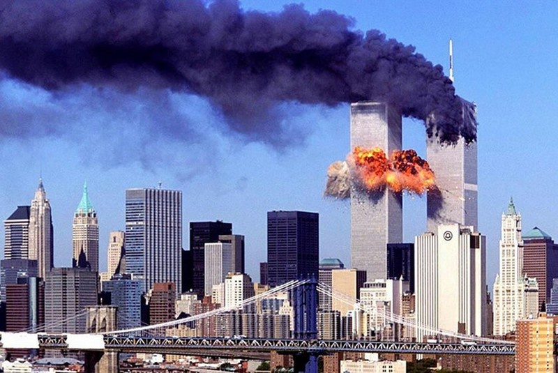 Во время страшного теракта 11 сентября 2001 года в Нью-Йорке погибли 2.977 человек, ранения получили около 6.300.