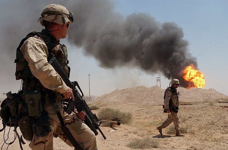 В 2003 году началось вторжение США в Ирак, закончившееся в начале 2022 года тем, что остатки американских войск просто выбросили из страны пинком.