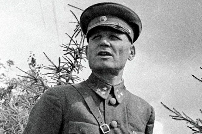 На Великой Отечественной войне Иван Конев с первых дней.