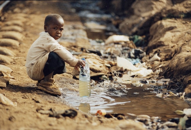 Каждый год около 180 тысяч маленьких африканцев в возрасте до пяти лет умирают от жажды.