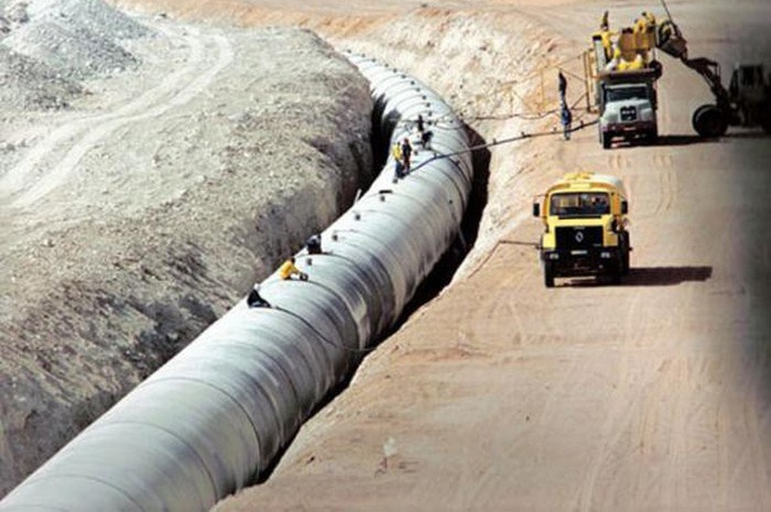 Волей Каддафи было решено построить самый большой трубопровод в мире.