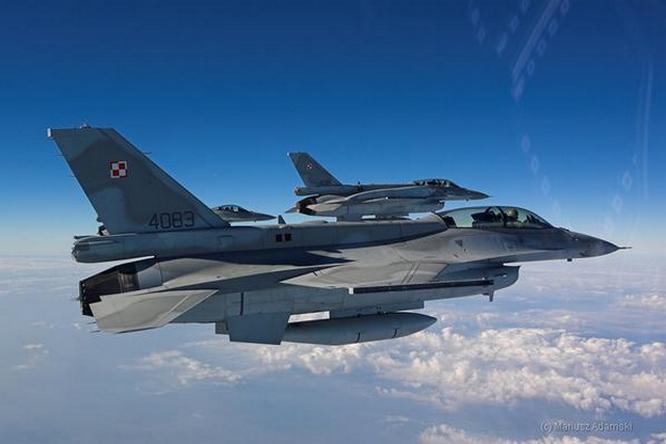 Самолёты F-16 ВВС Польши принимают самое активное участие в регулярных натовских сверхсекретных учениях «Steadfast Noon», в ходе которых отрабатываются вопросы применения ядерного оружия.
