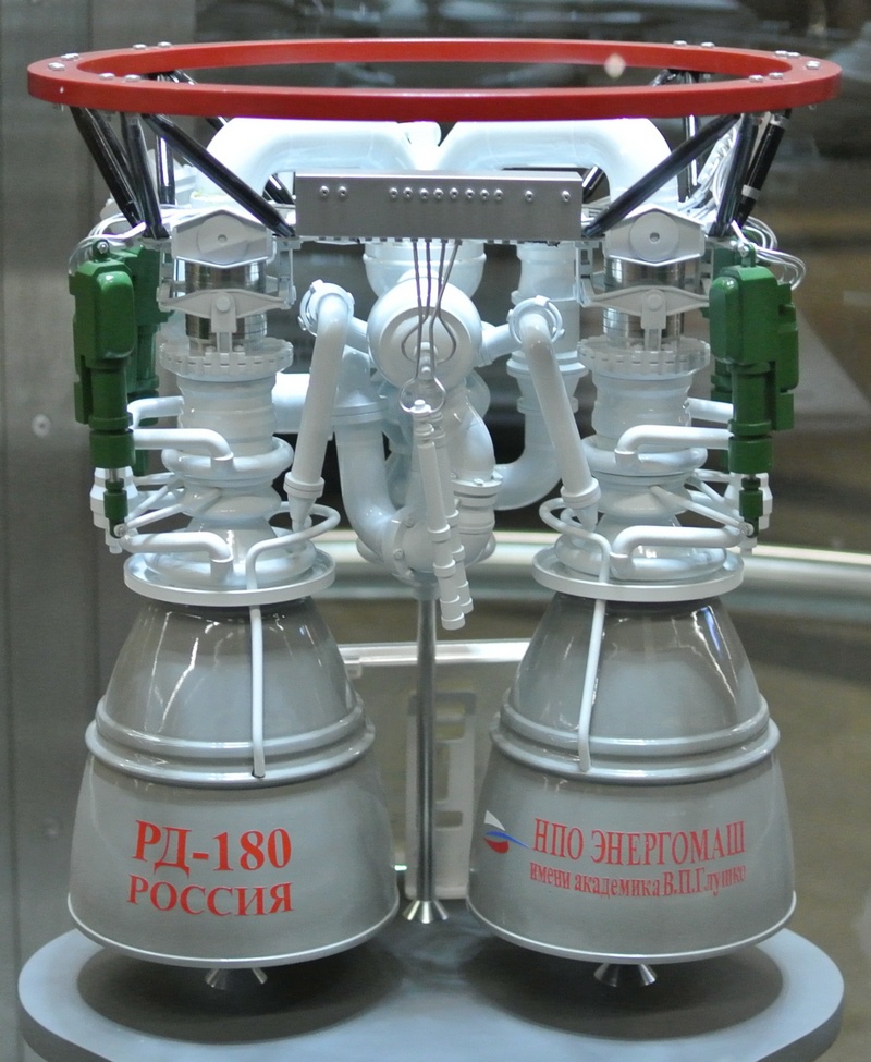 Российский двухкомпонентный жидкостный ракетный двигатель РД-180. До недавнего времени его активно скупали американцы.