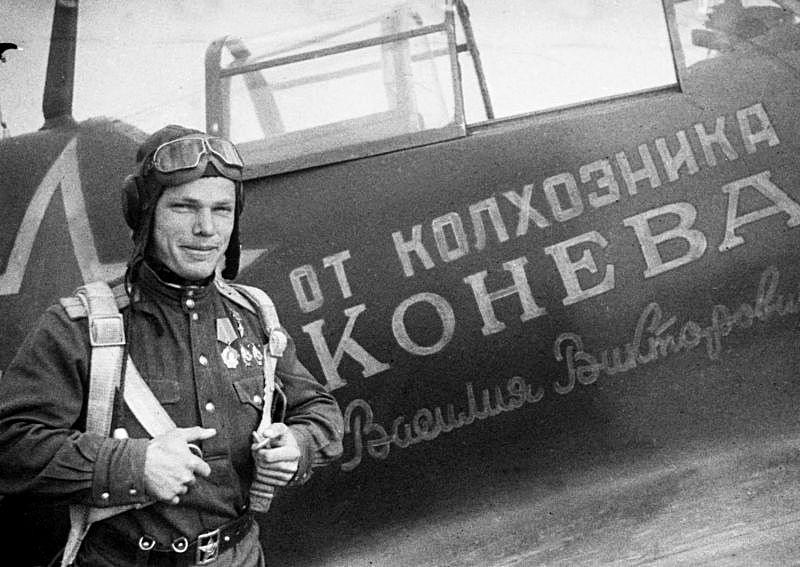 В мае 1944-го Иван Кожедуб получил новый самолёт «Ла-5ФН», именной - построенный на деньги пчеловода Василия Конева.