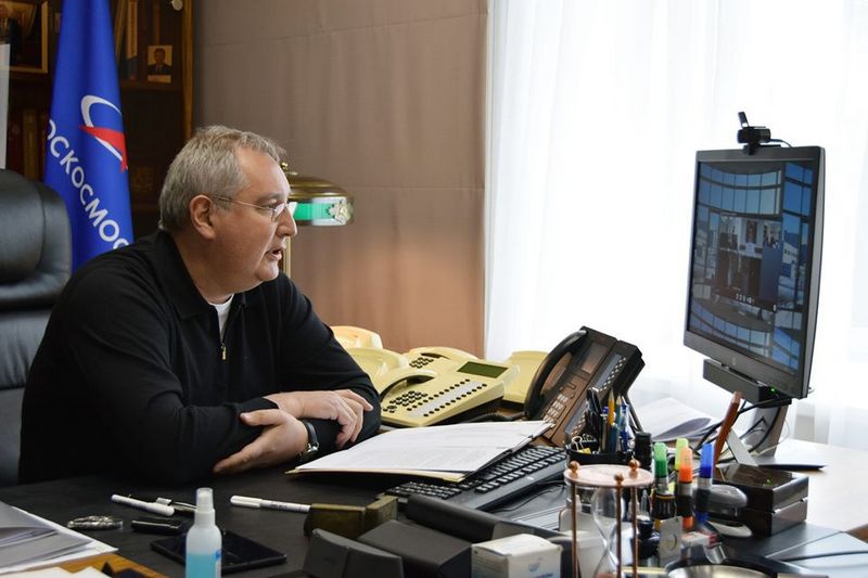 Дмитрий Рогозин, объявивший о том, что при нём «с хищениями покончено», надо полагать, в ситуации с воровством в «Роскосмосе» разобрался.
