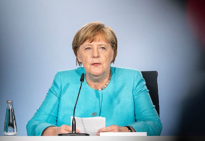 Меркель регулярно заявляла, что газопровод - чисто экономический проект в интересах германского и европейского бизнеса.