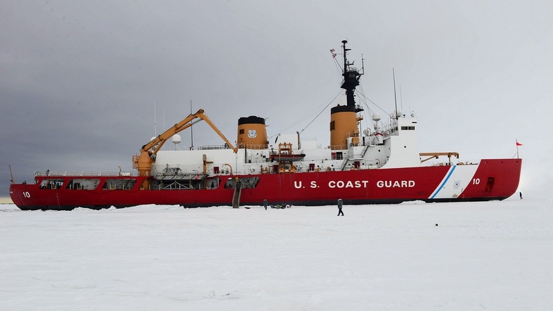 В настоящее время США располагают единственным действующим 44-летним тяжёлым ледоколом Polar Star.