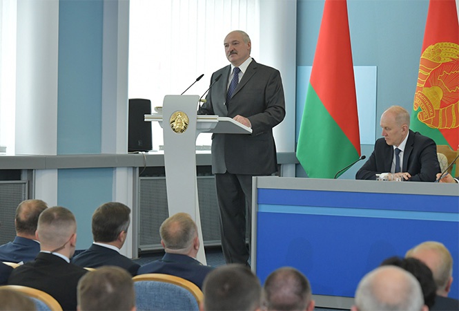 Лукашенко предупредил всех, что «майданов» в Белоруссии не будет».