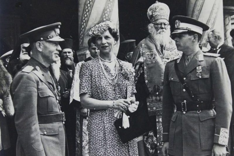 Премьер-министр маршал Ион Антонеску, королева-мать Елена и новый король Михай I.