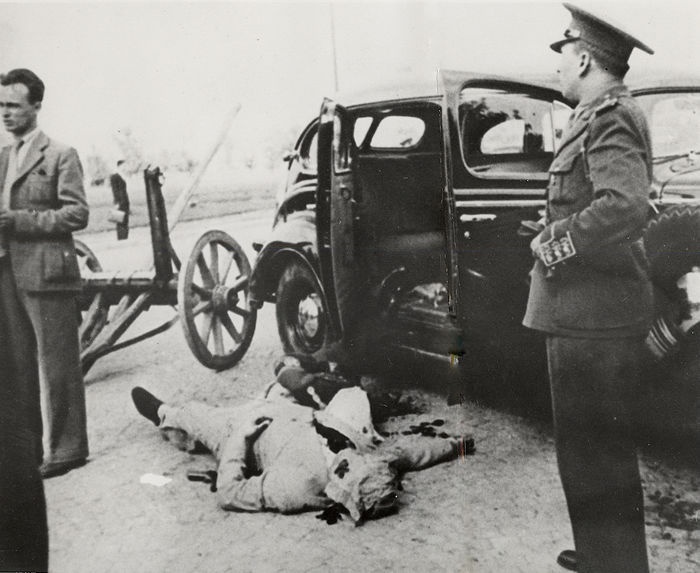 Убийство премьер-министра Румынии Арманда Кэлинеску.