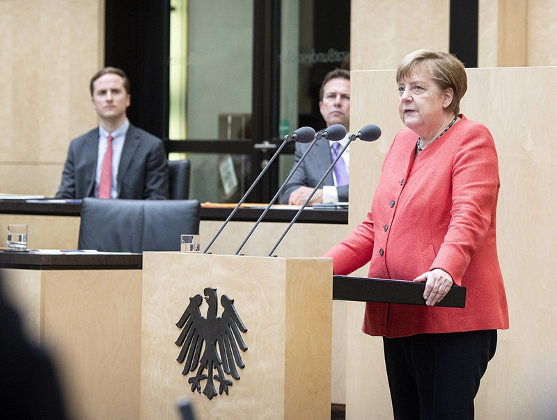 На немецкой политической арене госпожа канцлер потеряла расположение «глобалистов» и «зелёных».