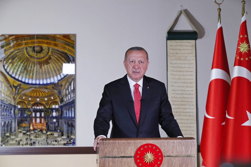По словам Эрдогана, «мнение других стран не может повлиять на решение о смене статуса Святой Софии из музея в мечеть».