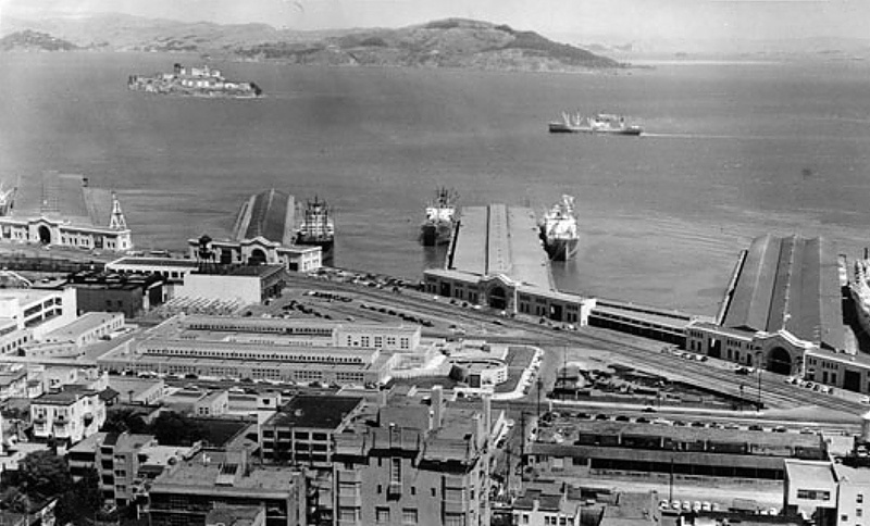 Жорж Коваль прибыл на танкере в порт Сан-Франциско.