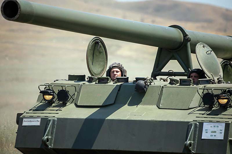 В масштабных боевых стрельбах на полигоне Тарское в Северной Осетии участвовали более 700 артиллеристов.