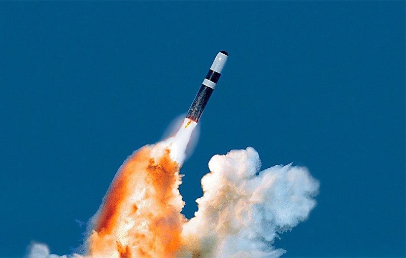 Баллистическая ракета «Трайдент II-D5». Стоят на  вооружении американских атомных подводных лодок типа «Огайо».