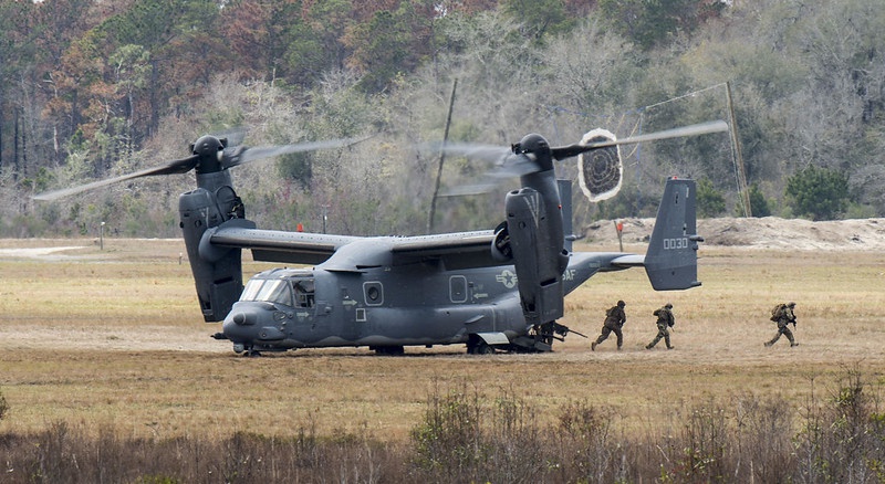 Спецназ США будет переброшен из Германии и Великобритании вместе со снаряжением, вертолётами и конвертопланами CV-22 Osprey.