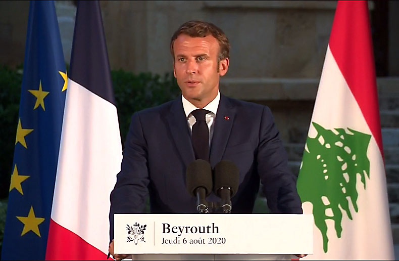 Глава Франции пообещал лично раздавать помощь пострадавшим ливанцам, поскольку не доверяет коррумпированным властям страны.