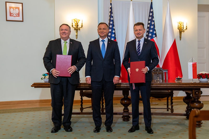 Майкл Помпео посетил Варшаву и подписал Соглашение о расширенном оборонном сотрудничестве с Польшей.