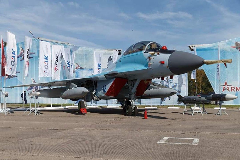 Многоцелевой лёгкий истребитель поколения МиГ-35 должен прийти на смену своему предшественнику - МиГ-29.