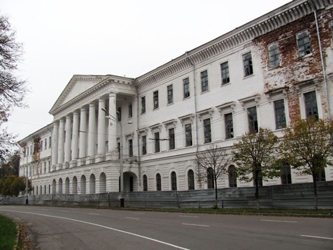 В современной Полтаве погибает от времени и непогоды здание Кадетского корпуса, архитектурный памятник начала XIX века.