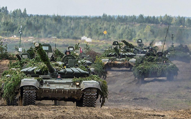 По данным сайта Global Firepower, на 2019 г. у России 21.932 танка.