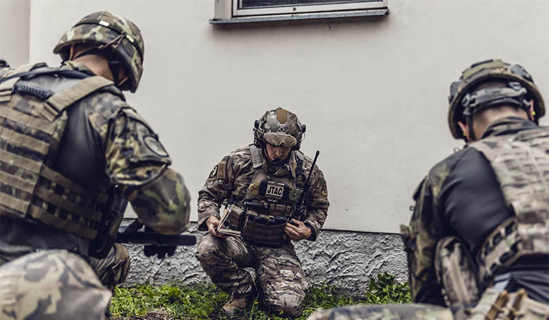 Американские солдаты из Единой команды управления нападением на чешской базе в Намеште-над-Ославой.
