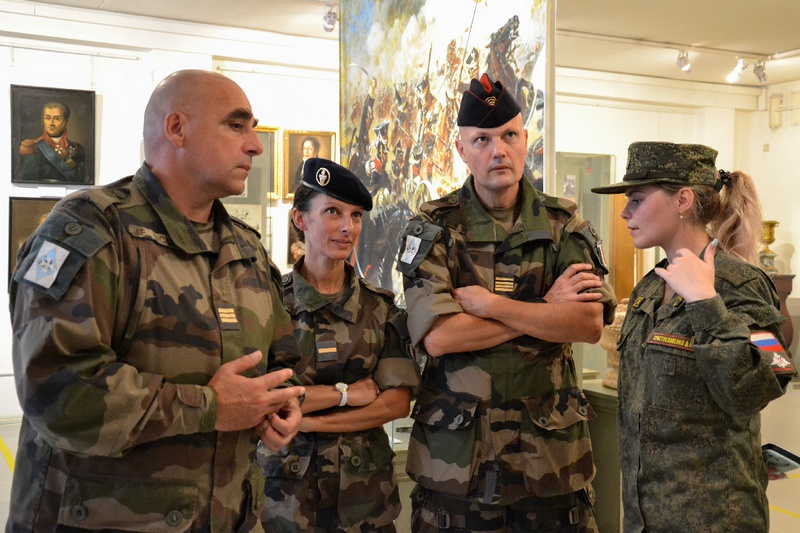 Впервые на Армейских международных играх наблюдателями стали офицеры из Франции - майор Жан-Люк Мокер и капитан Жан-Франсуа Сикар.
