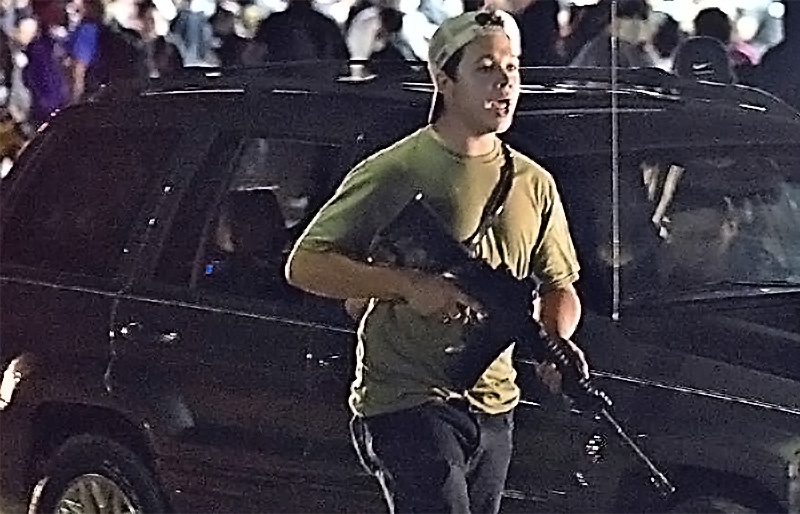 Семнадцатилетний Кайл Риттенхауз, вооружённый полуавтоматической винтовкой AR-15, защищаясь от BLM-террористов, застрелил двух и ещё одного ранил.