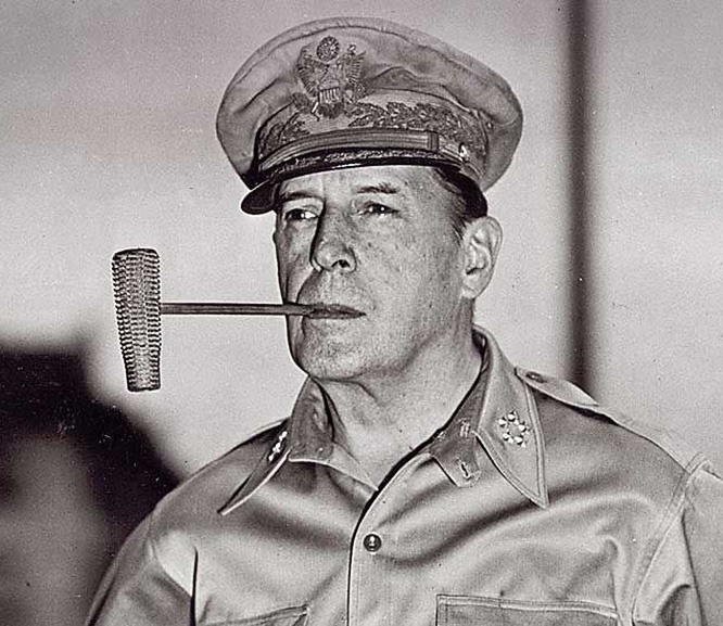 Главнокомандующий сил союзников на Дальнем Востоке генерал Дуглас Макартур отмечал, что Рихард Зорге обладал всеми качествами великого человека.
