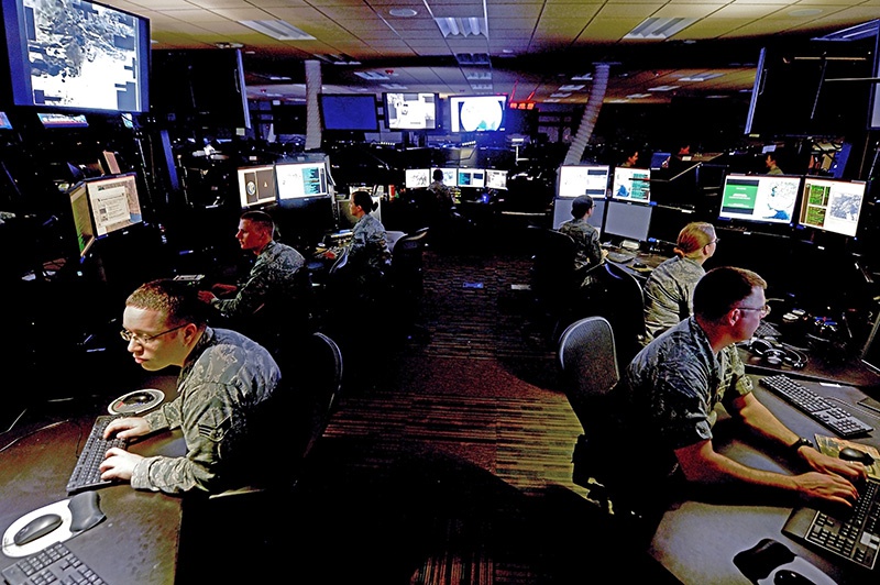 Военные хотят получить синтезированную картинку на дисплее своих тактических компьютеров для создания эффективной системы управления.