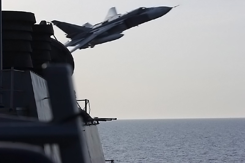 Пролёт истребителя Су-24 над эсминцем USS Donald Cook (DDG-75) вызвал почти полный отказ бортовой электроники боевого корабля.