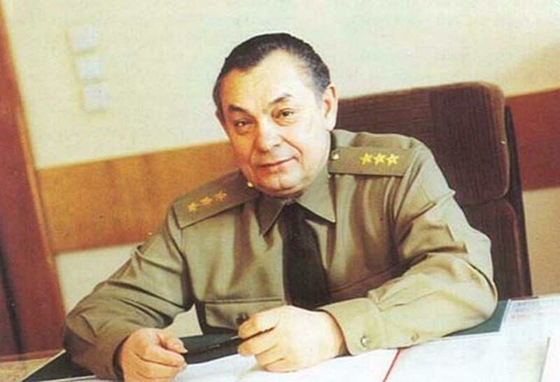 Главнокомандующий Западной группой войск генерал-полковник М. Бурлаков.