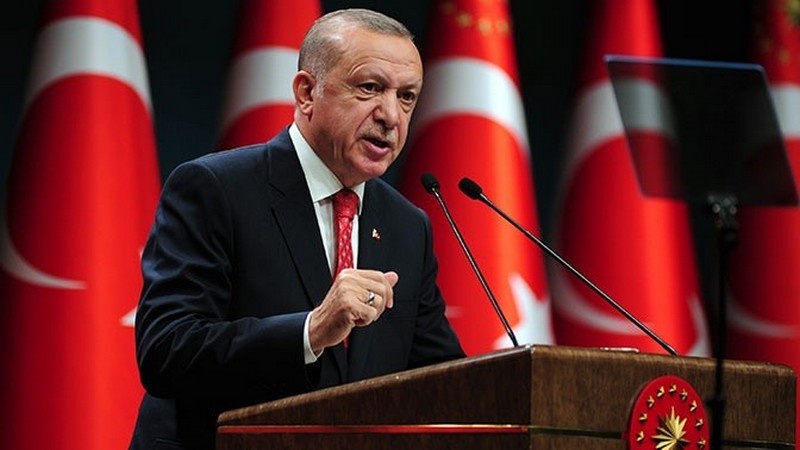 Турецкий президент Тайип Реджеп Эрдоган подзуживает Баку на войну до победного конца. Не только корысти ради, а также волею пославшего его Вашингтона.
