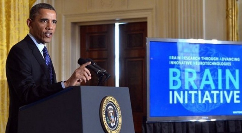 В 2013 году Обама объявил о создании 12-летней инициативы «BRAIN» для расшифровки функционирования человеческого мозга.
