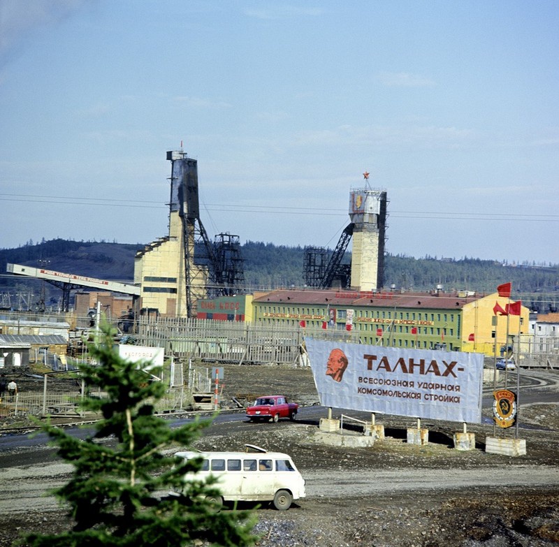 Первый рудник Талнаха - «Маяк», запущен в 1965 г. Фото 1974 г.