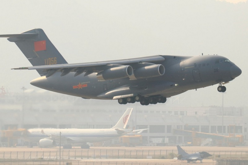 Военно-транспортный самолёт Y-20.