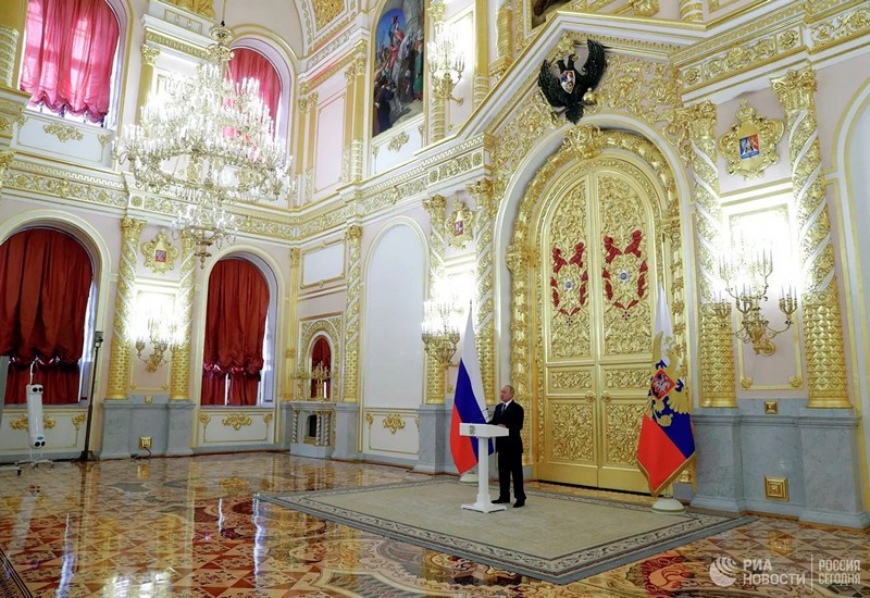 Президент РФ Владимир Путин выступает перед членами Совета Федерации Федерального Собрания РФ. 23 сентября 2020 г.