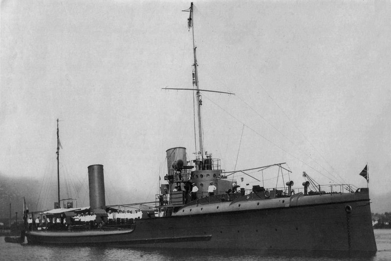 Флагманский корабль Энзелийской операции эскадренный миноносец «Финн» («Карл Либкнехт»).