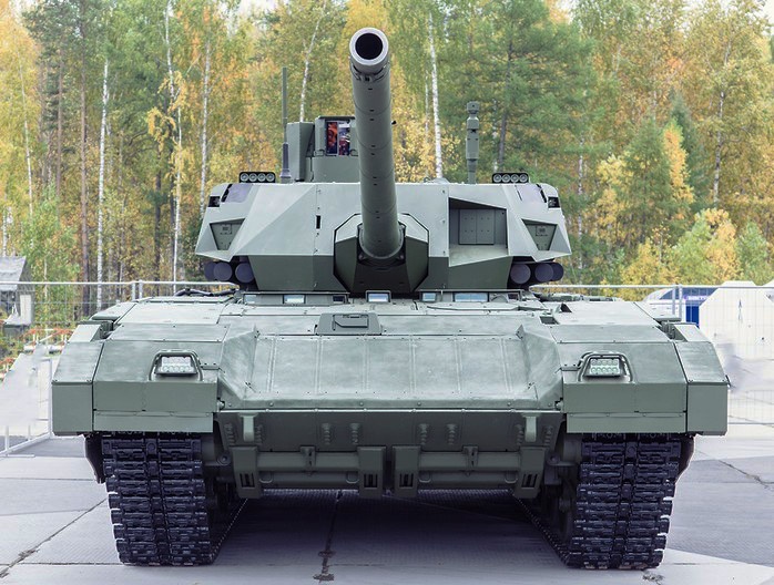 Российская гладкоствольная пушка 2А82-1М устанавливается на танках Т-14 «Армата».