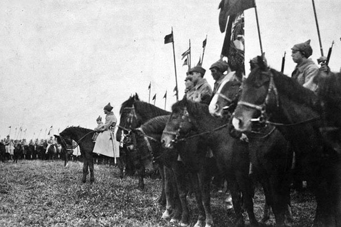 В ноябре 1920 года конные армии после взятия Перекопа сразу же остановились на двухдневный отдых.