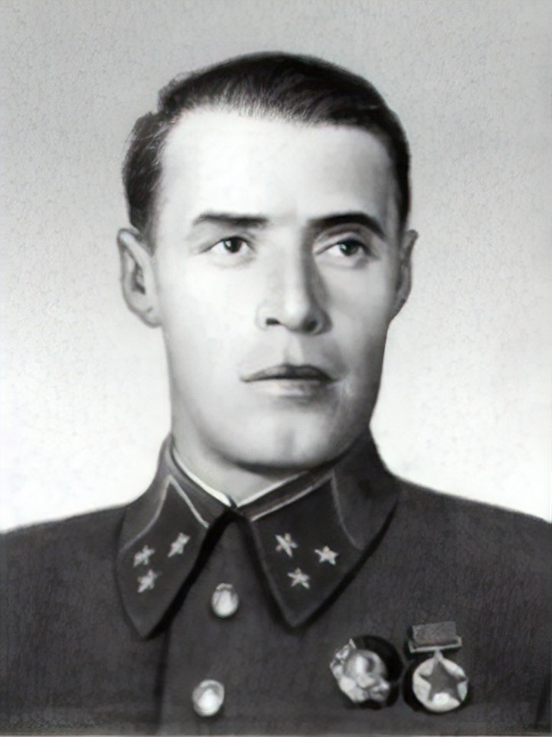 Командующий войсками Ленинградского фронта генерал-лейтенант Маркиан Попов.