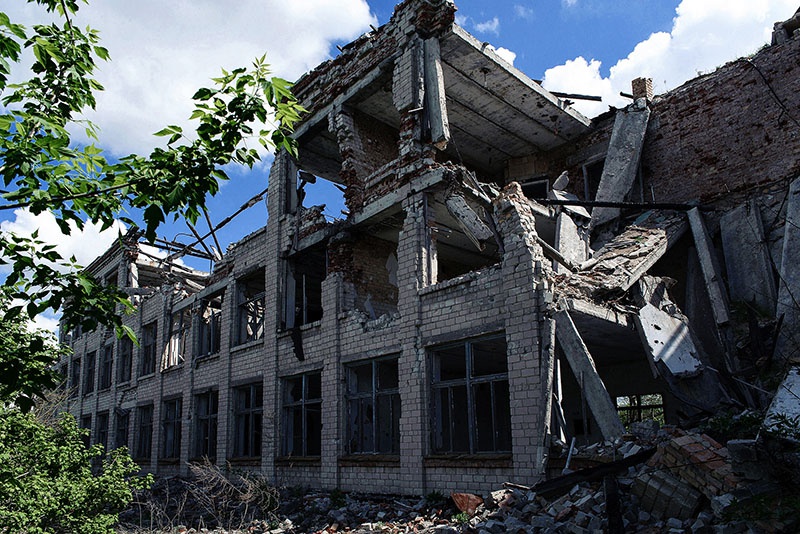 С особой ненавистью киевские каратели разрушали инфраструктуру села - школу, амбулаторию и другие объекты социальной сферы.