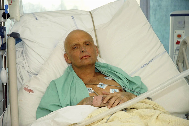 Александр Литвиненко, экс-подполковник ФСБ, мучительно умирал почти три недели.