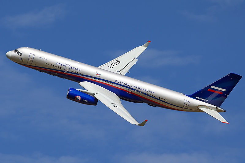 Российский Ту-214ОН, летающий в рамках Договора об открытом небе.