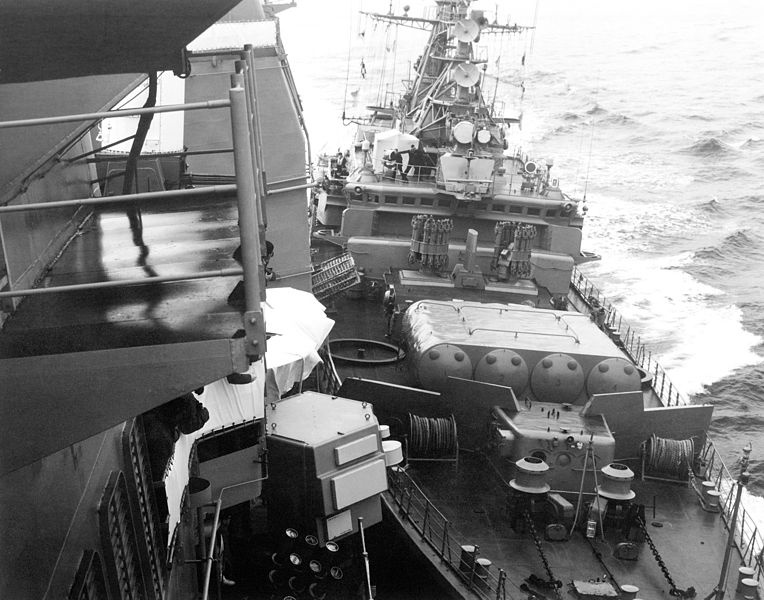 Навал сторожевого корабля «Беззаветный» на USS Yorktown.