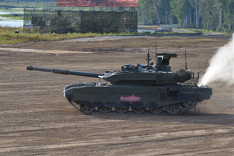 Т-90М принимает участие в динамическом показе на полигоне «Алабино».
