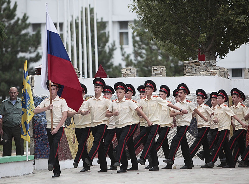 За последние годы была создана система довузовского образования в рамках военного ведомства - кадетские, суворовские и нахимовские училища.
