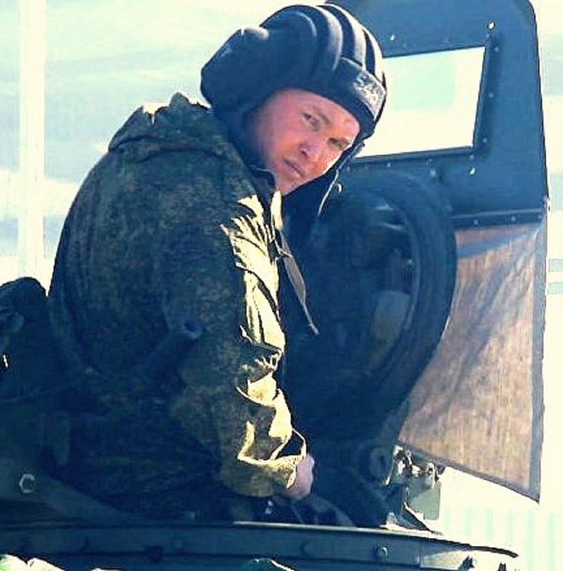 Капитан Леонид Петров.