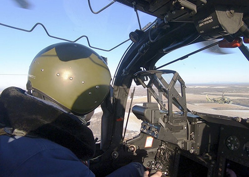 Массированный ракетный удар по местам сосредоточения условного противника нанесли экипажи Ка-52 «Аллигатор» армейской авиации Восточного военного округа.